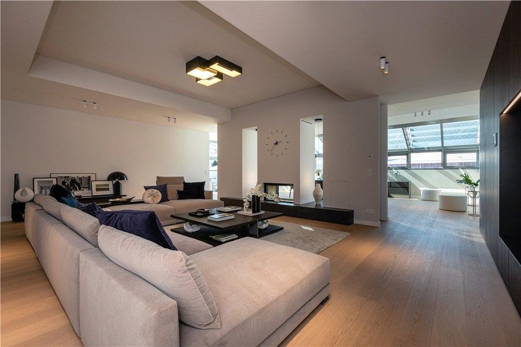 Property photo 2 of 13 Rsi190856_04.Jpg