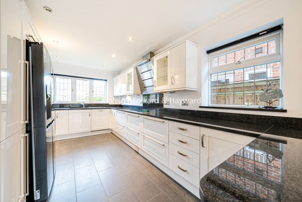 Property photo 2 of 14 E91Aac1B-Df1d-490c-A