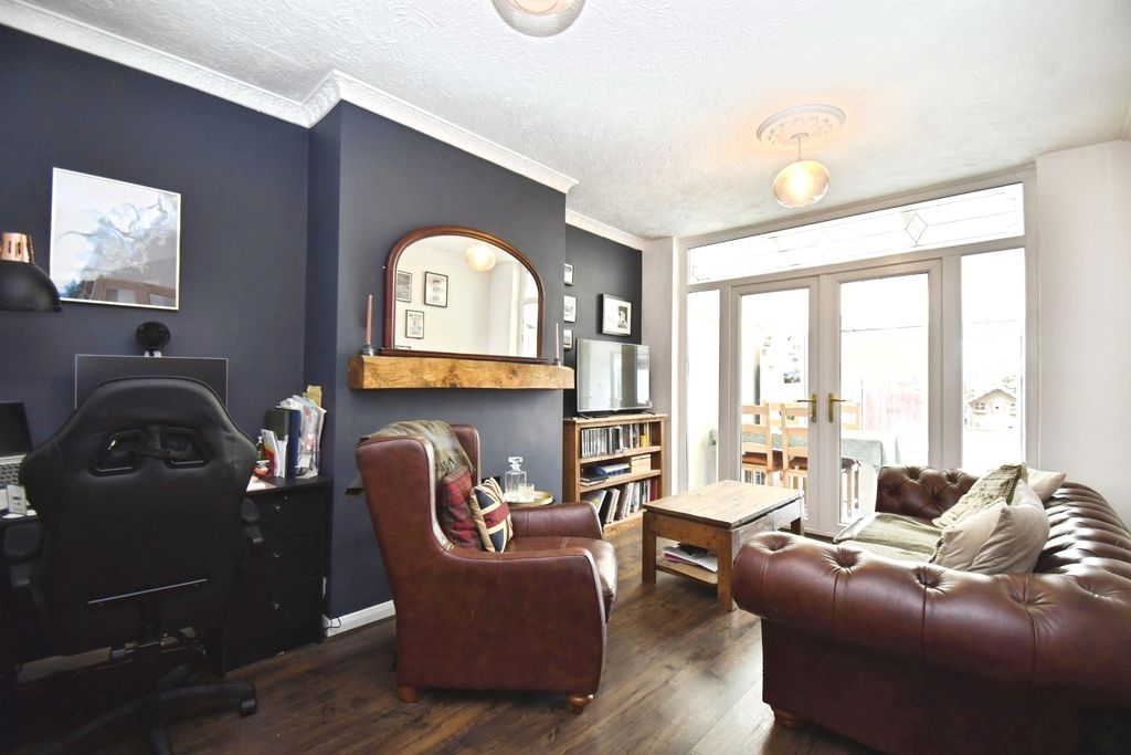 Property photo 3 of 26 Pbox-Img.Jpg