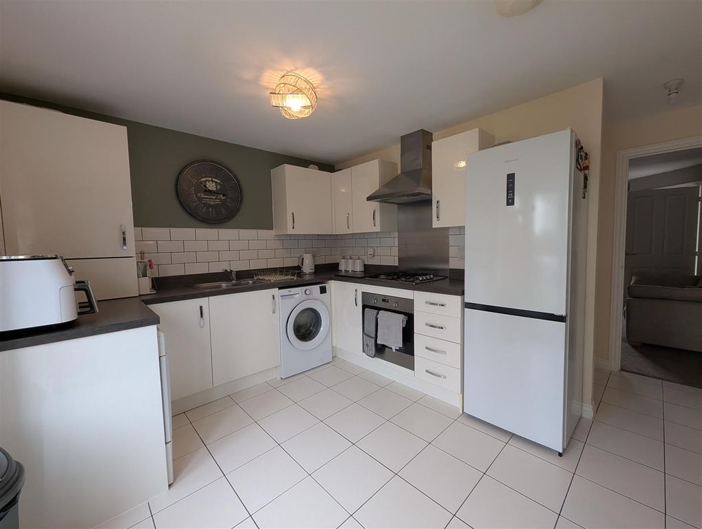 Property photo 3 of 13 Kitchen/Dining Room