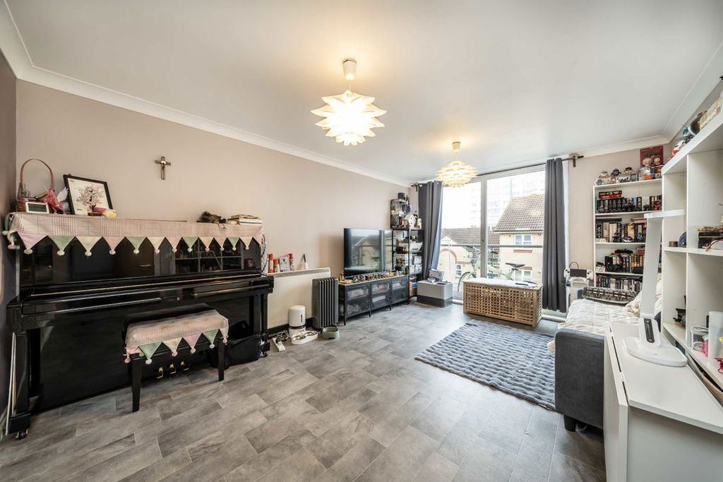 Property photo 2 of 5