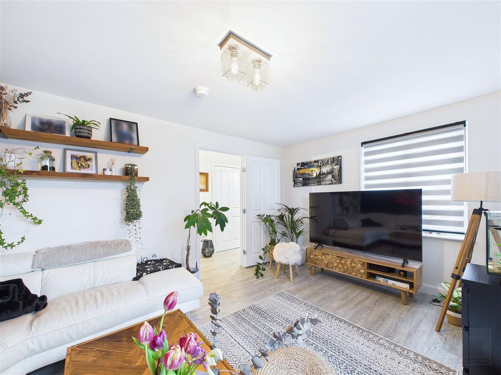 Property photo 3 of 25 Sitting Room