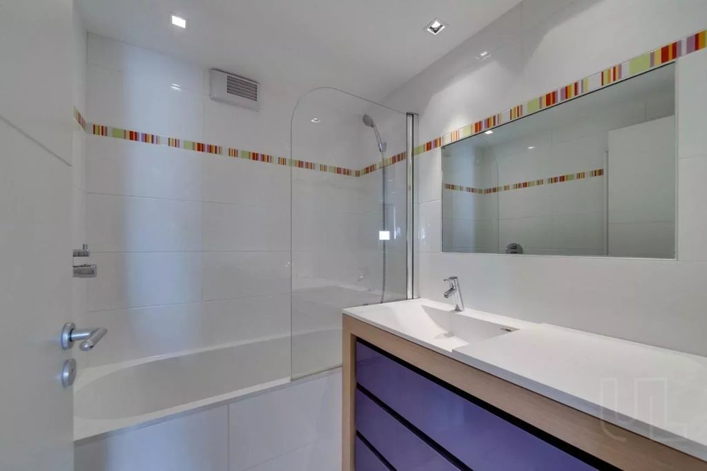 Property photo 1 of 30