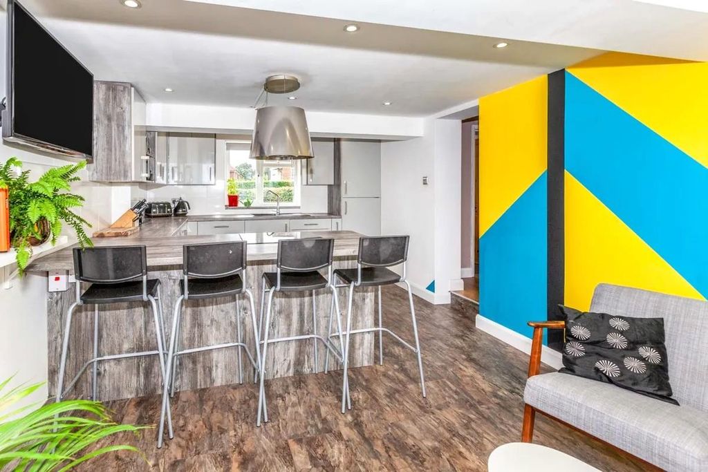 Property photo 2 of 9 Kitchen Pt2.Jpg