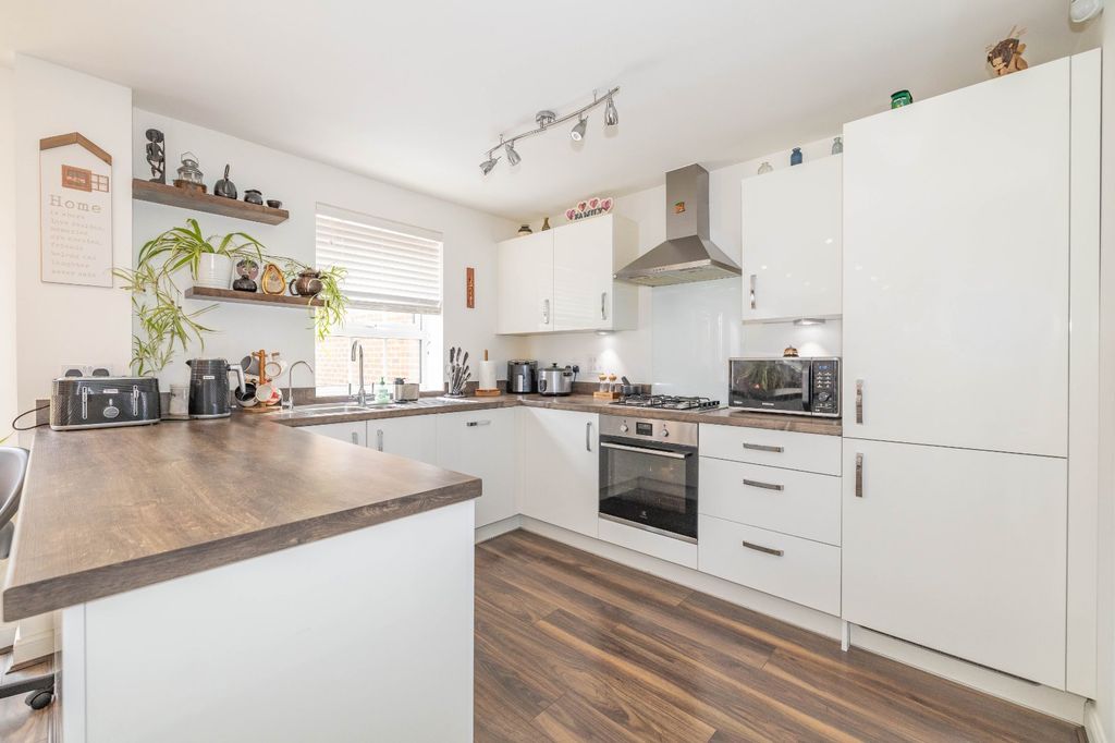 Property photo 3 of 15 Picture 3