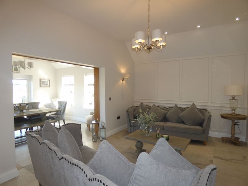 Property photo 3 of 34 Lounge/Dining Room