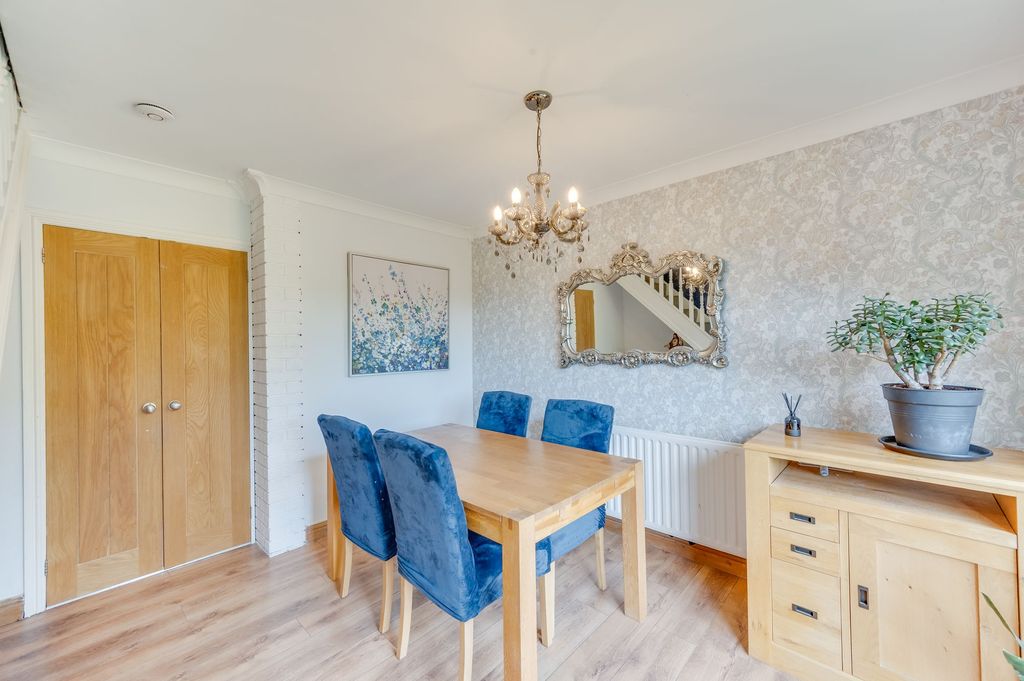 Property photo 3 of 24