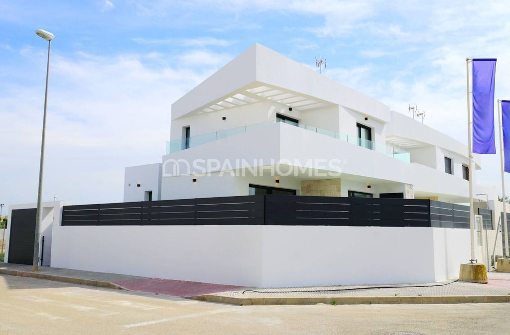 Property photo 1 of 32
