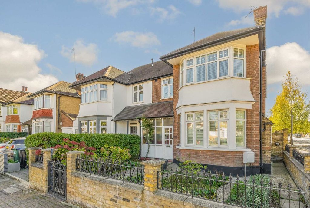 Property photo 1 of 12