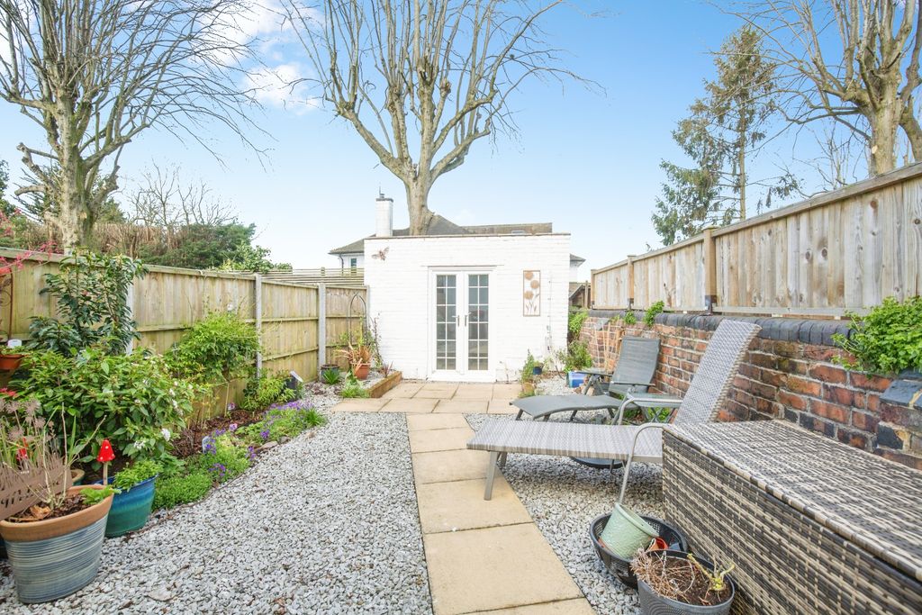 Property photo 2 of 18 33051B55-Untitled-5