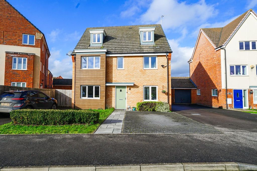 Property photo 1 of 33