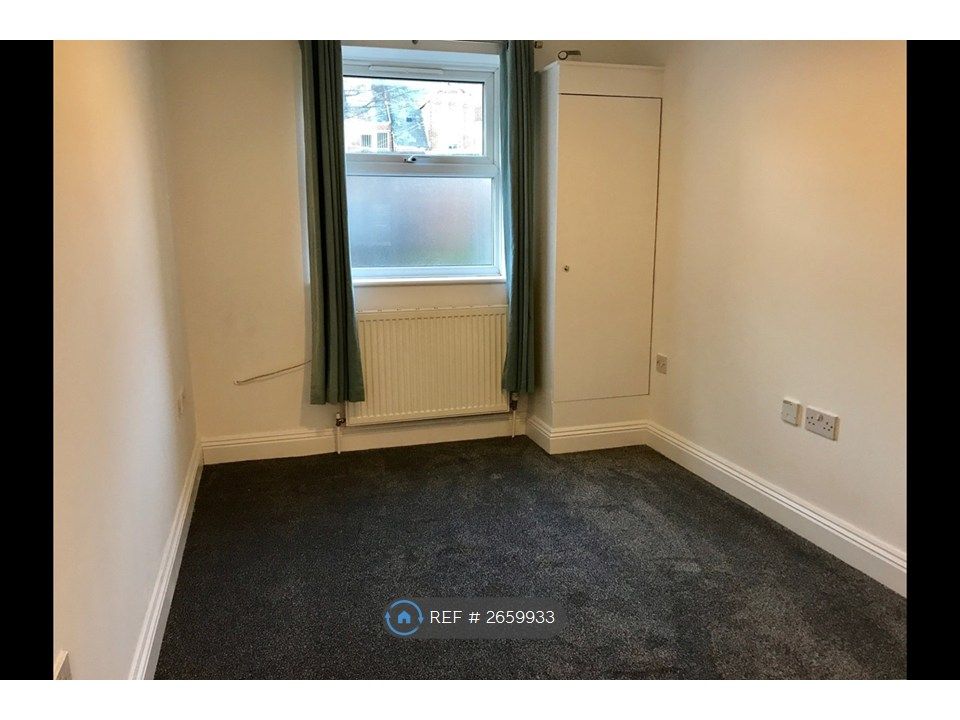 Property photo 3 of 10 Lounge Area