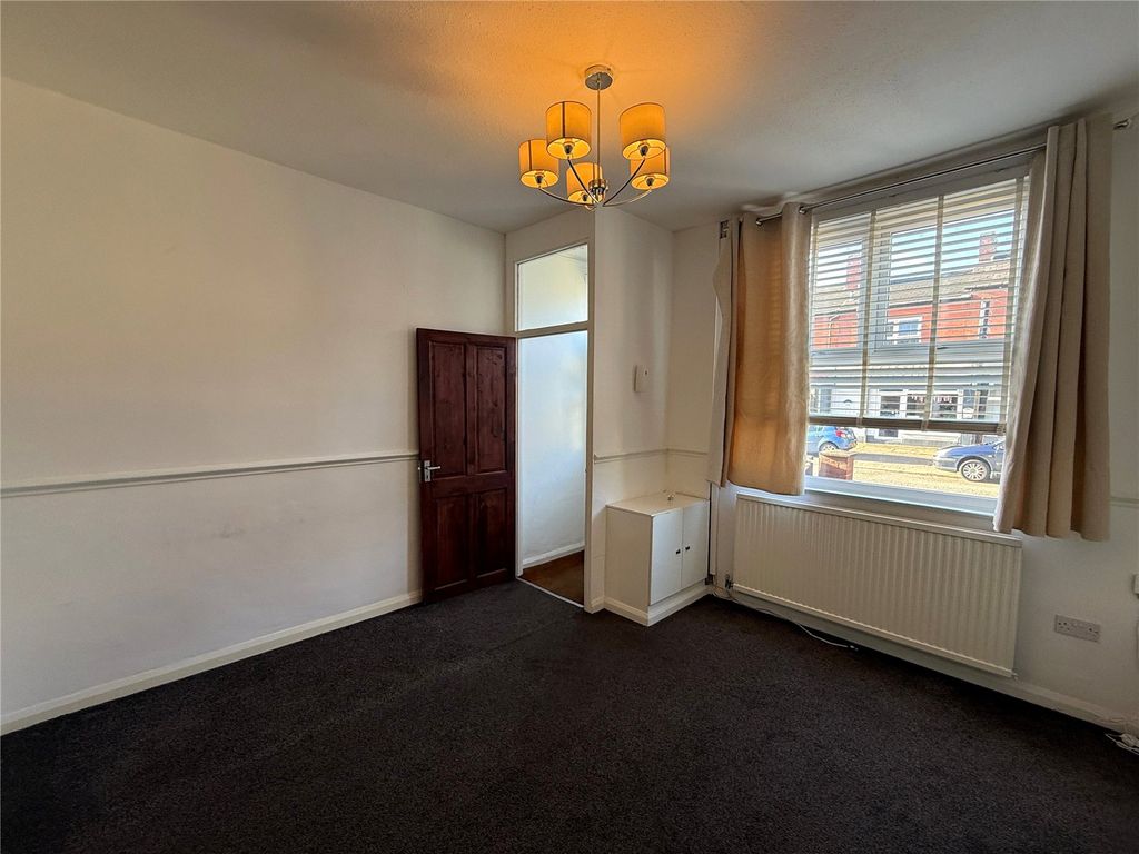 Property photo 3 of 12 Picture No. 01