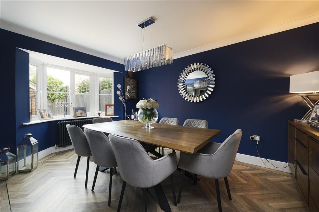 Property photo 3 of 33