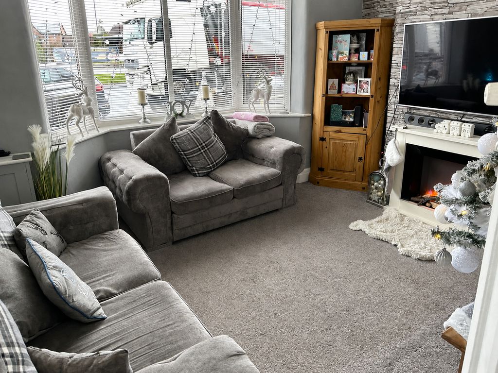 Property photo 2 of 9 Picture Slow Sunday Mornings And Relaxed Evenings In This Welcoming Lounge