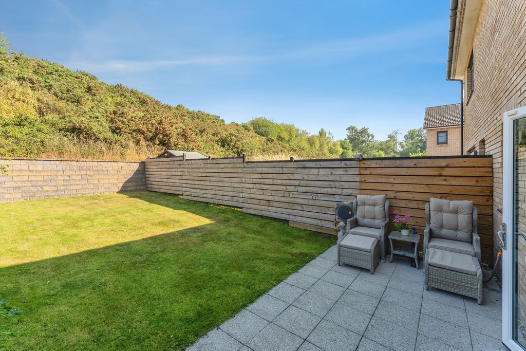 Property photo 2 of 32 Pbox-Img.Jpg