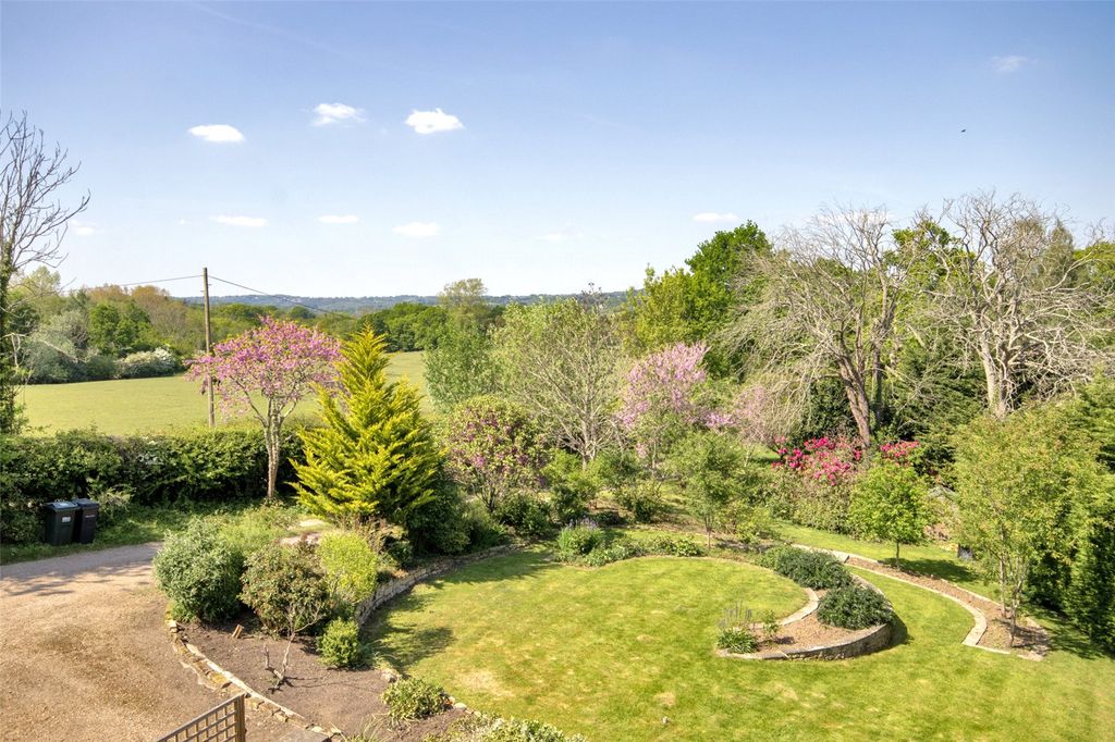 Property photo 2 of 20 Gardens