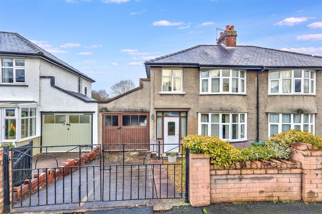 Property photo 1 of 13 40 Carleton Drive