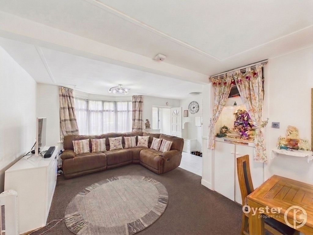 Property photo 2 of 25