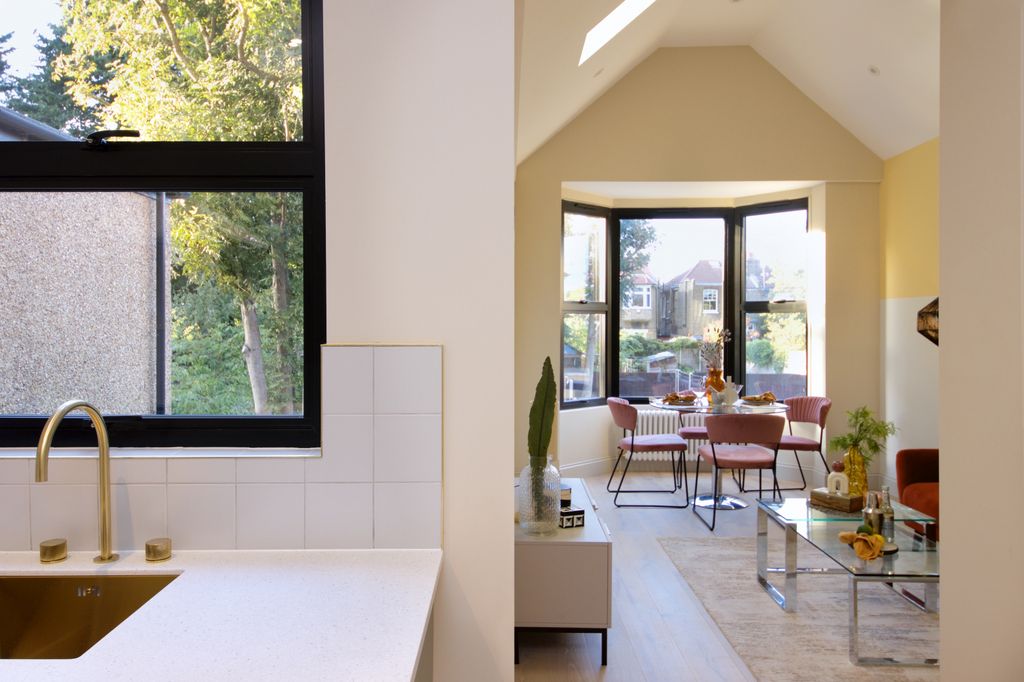 Property photo 2 of 20 Gallery