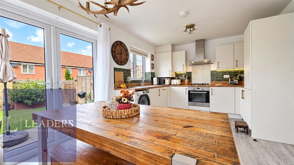 Property photo 2 of 14 Kitchen Diner
