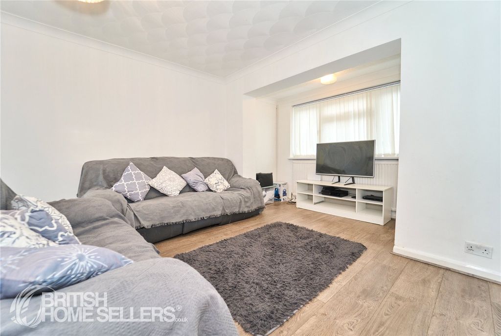 Property photo 3 of 19 Picture No. 05
