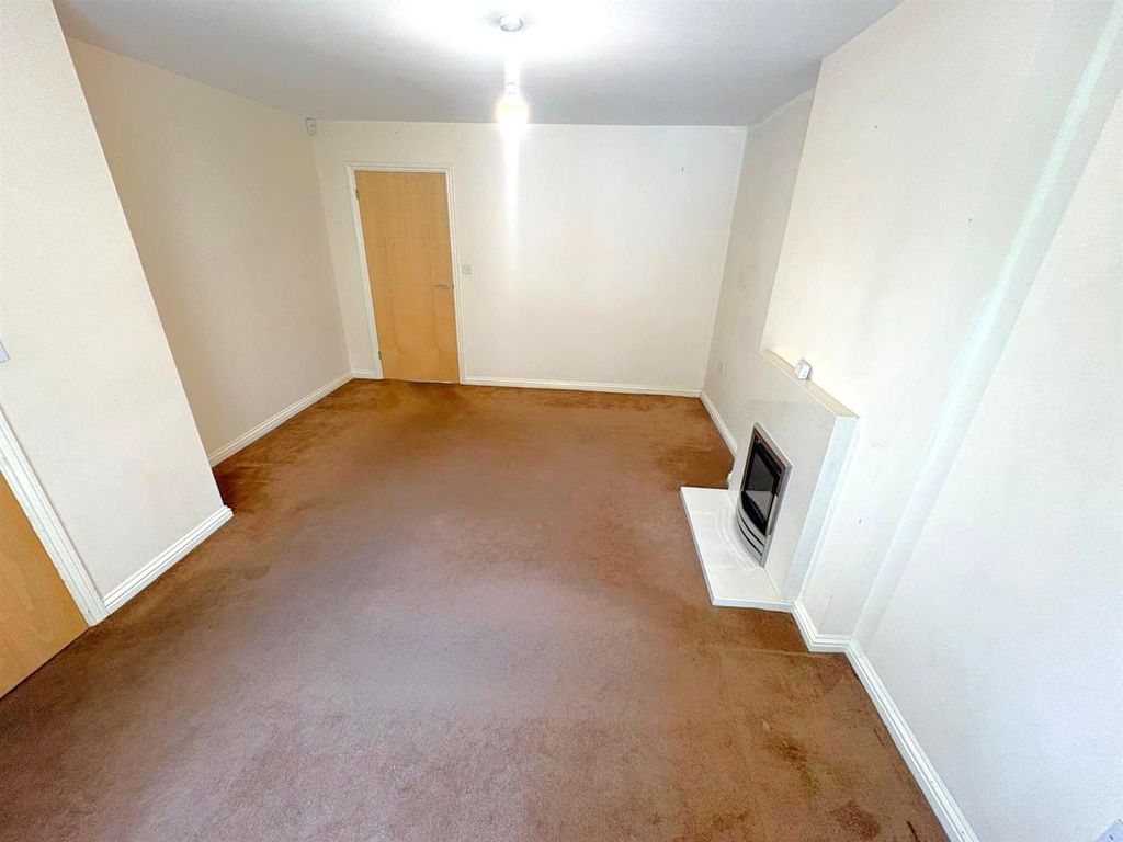Property photo 2 of 15 Living Room