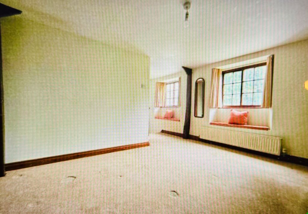 Property photo 3 of 12 Bedroom