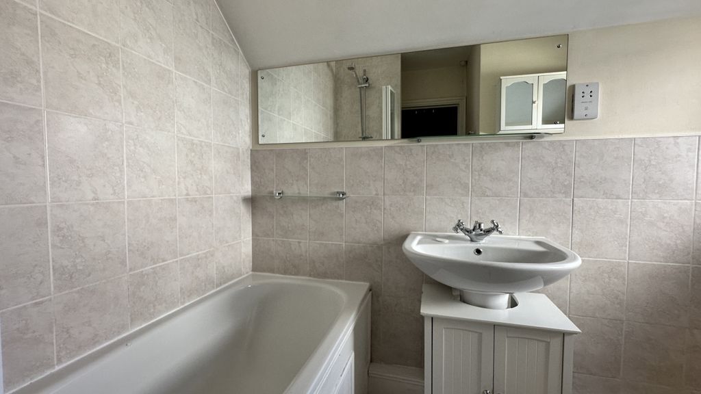 Property photo 3 of 25 Bathroom