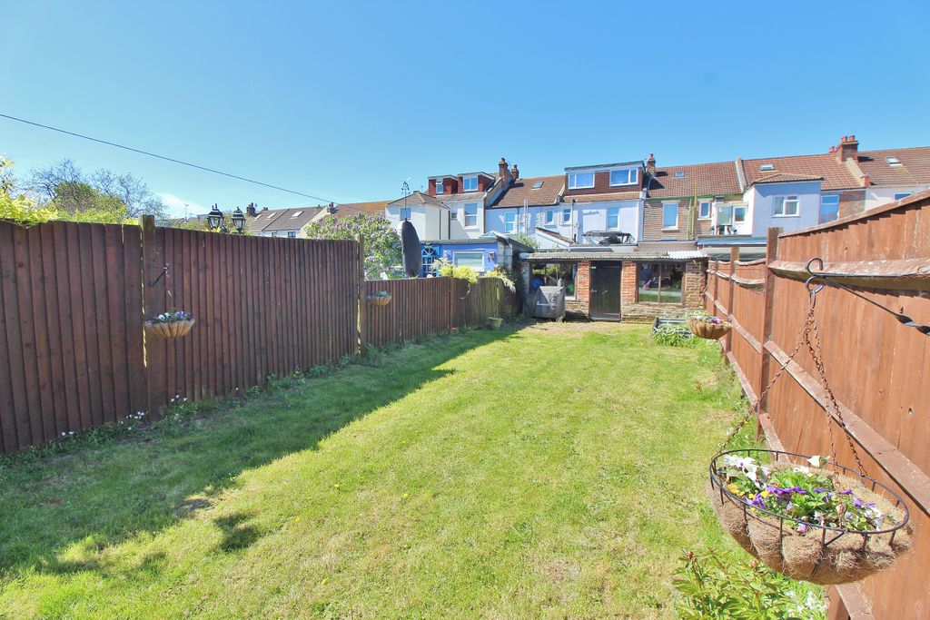 Property photo 3 of 24