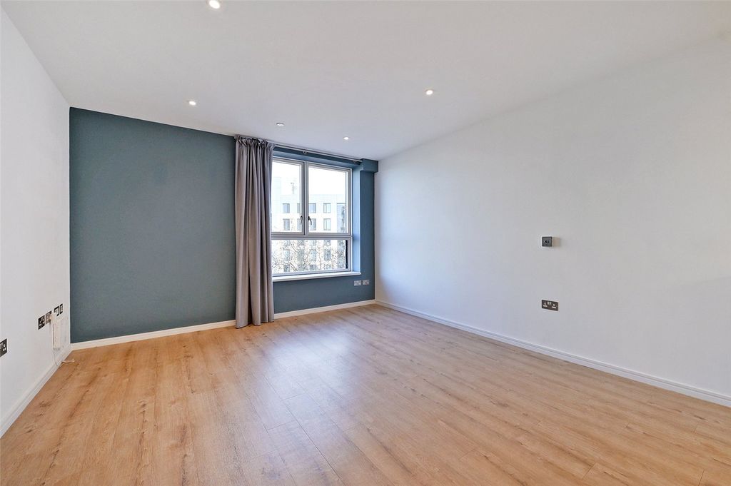 Property photo 2 of 5 Picture No. 05