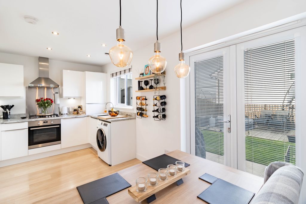 Property photo 3 of 26 Kitchen