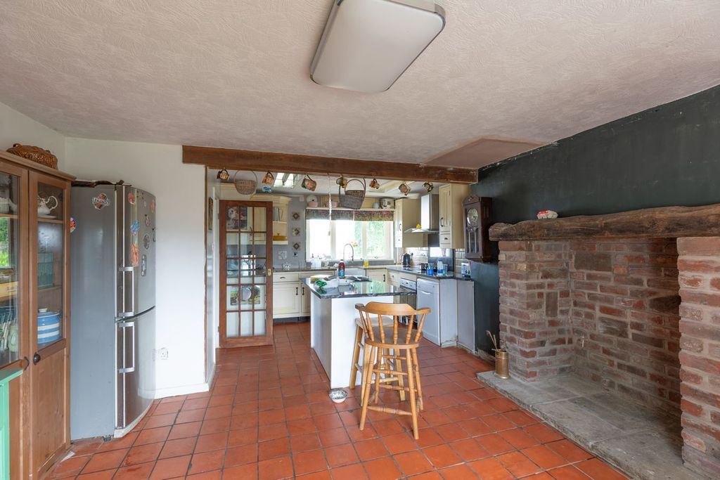 Property photo 2 of 35