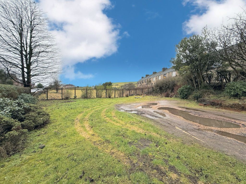 Property photo 1 of 4