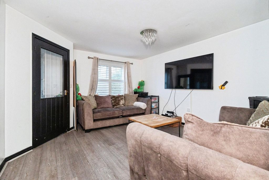 Property photo 3 of 16 Pbox-Img.Jpg