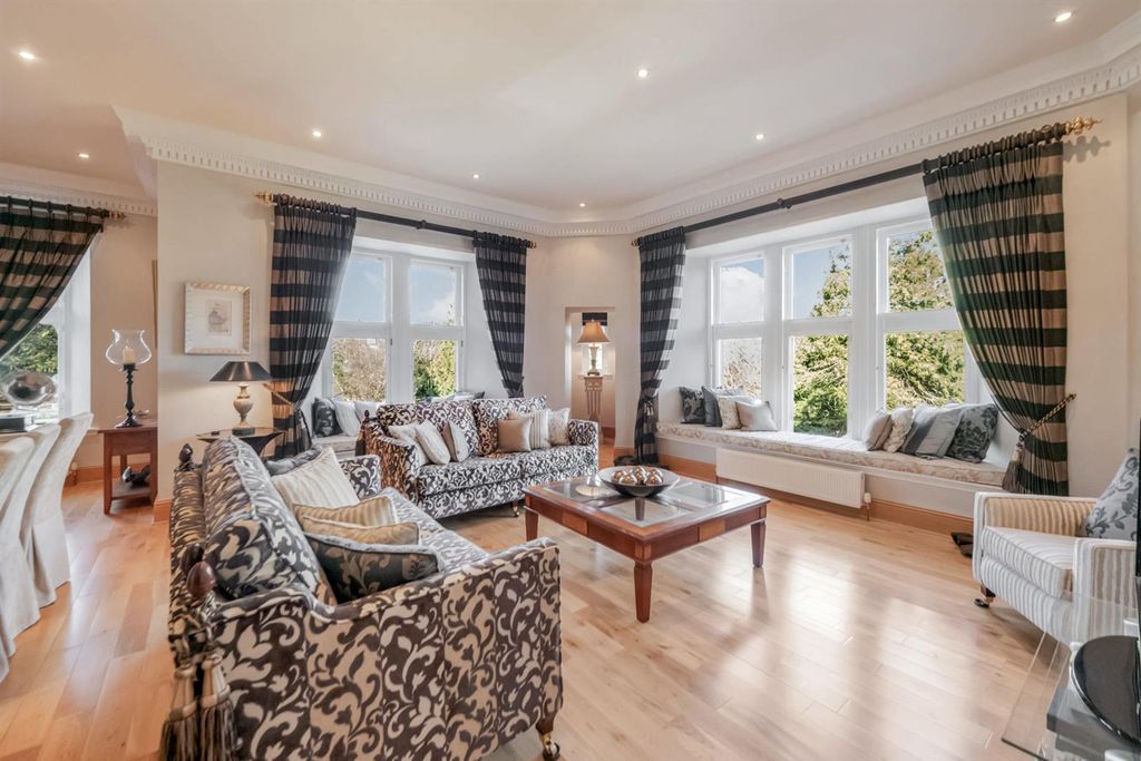 Property photo 2 of 37 Lounge/Dining Room