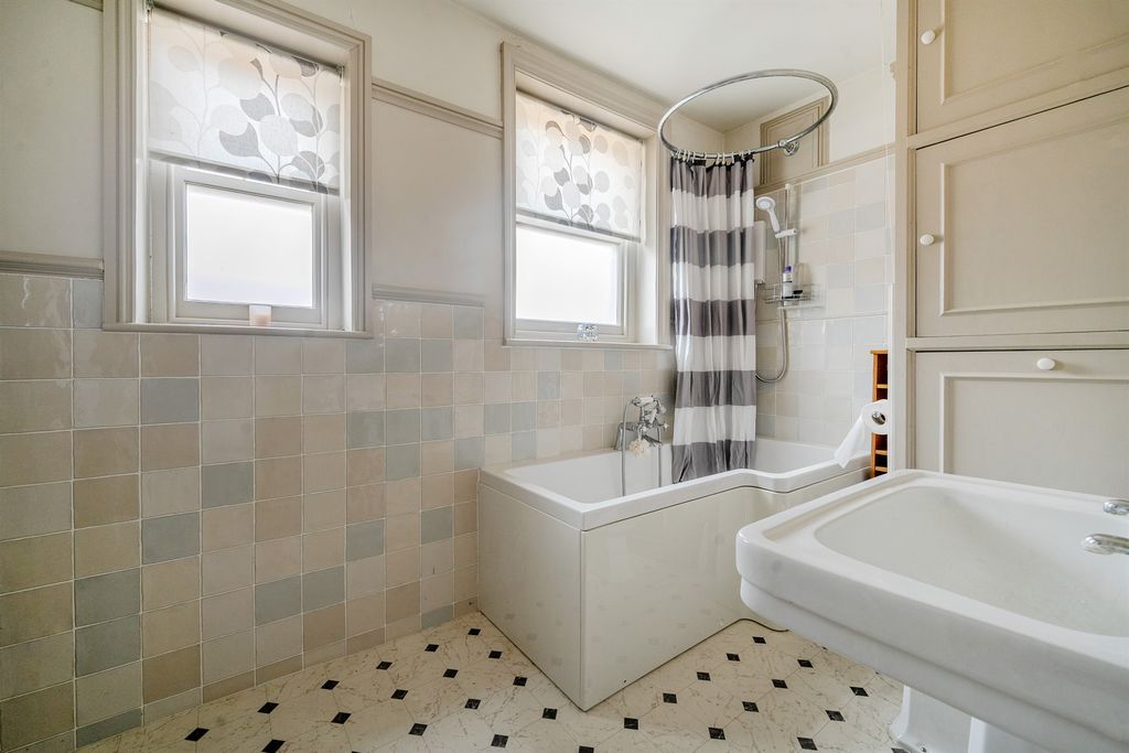 Additional image 10 of 6 bed detached house for saleEllington Road, Taplow, Maidenhead SL6