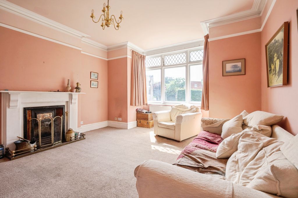 Property photo 3 of 19