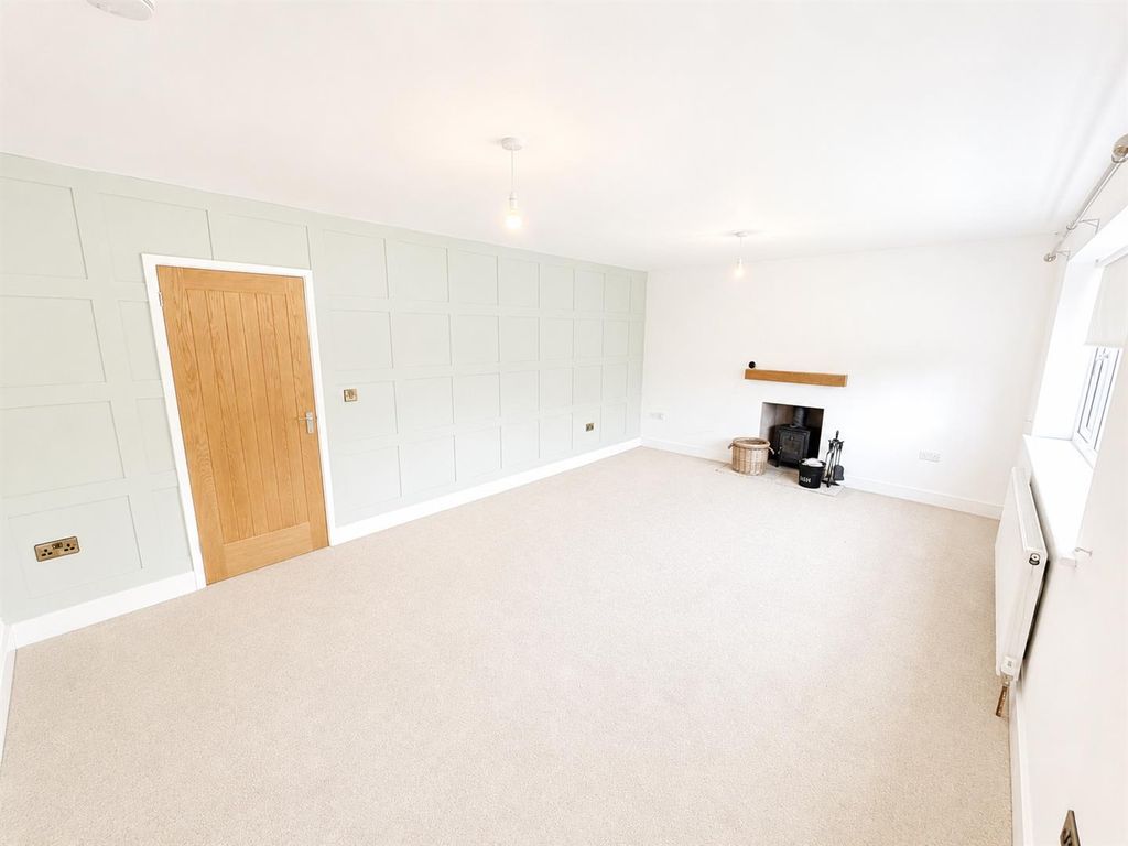 Property photo 2 of 42 9F79d.Png