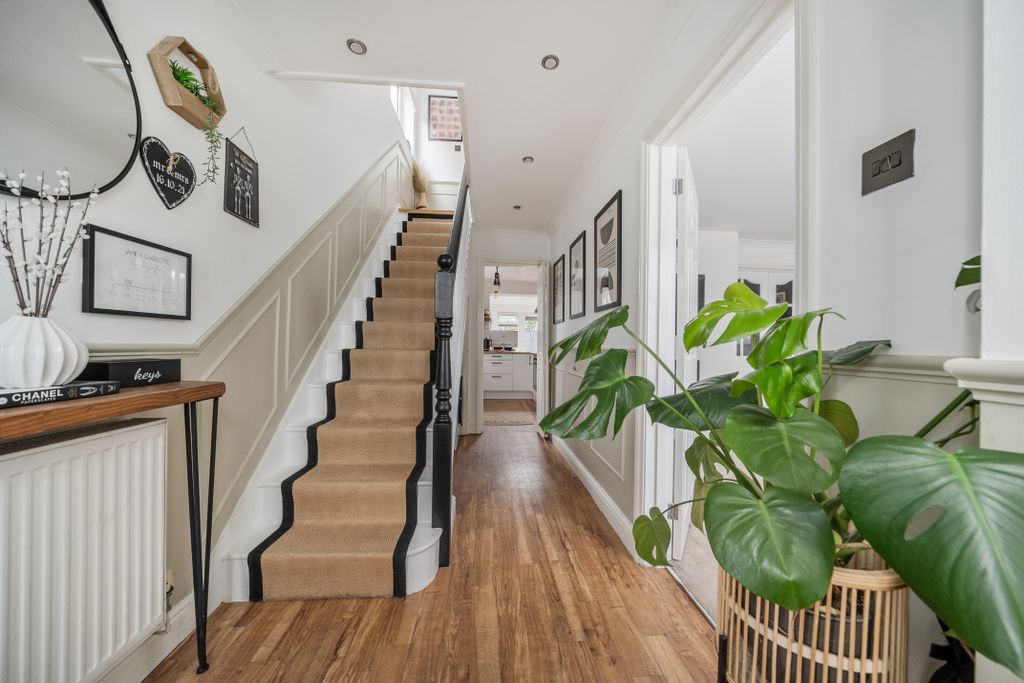 Property photo 2 of 20 14056357698316F2A9c9A