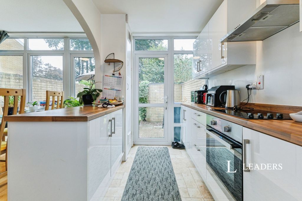 Property photo 3 of 14 Pbox-Img.Jpg