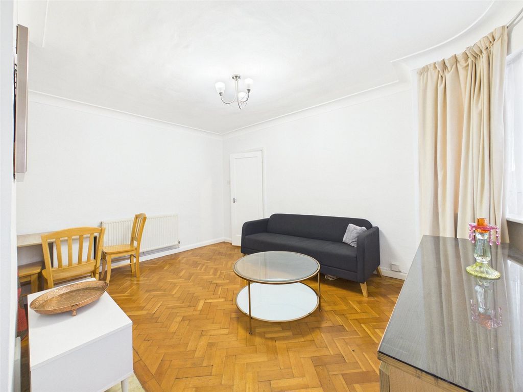 Property photo 3 of 7 Picture No. 13