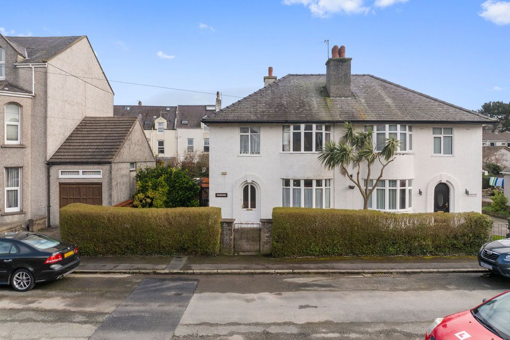 Property photo 1 of 28