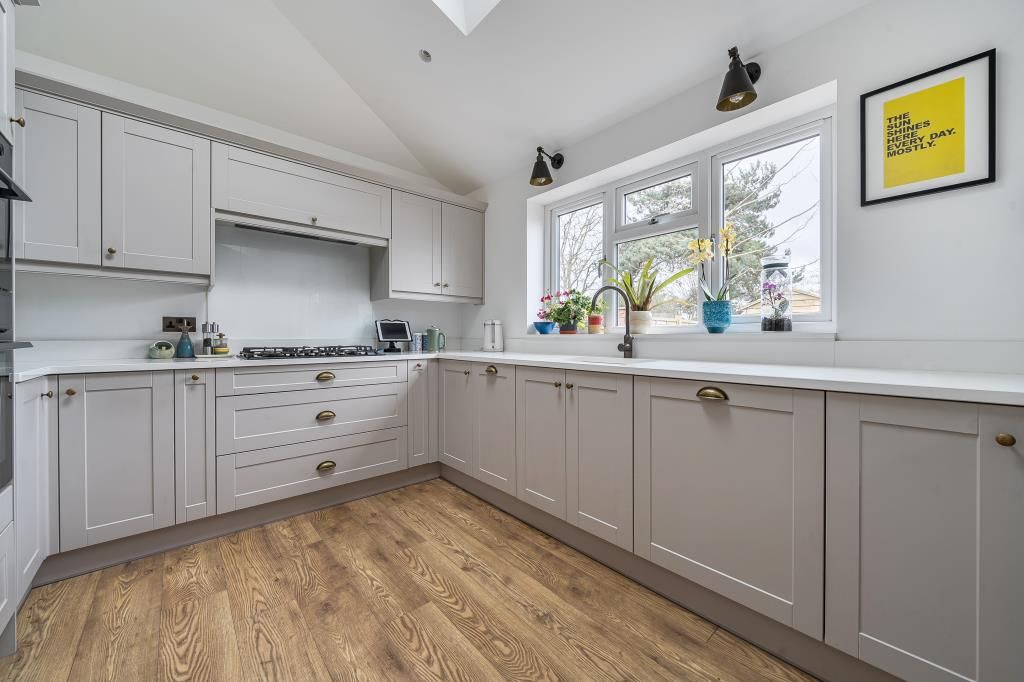 Property photo 2 of 23 Kitchen