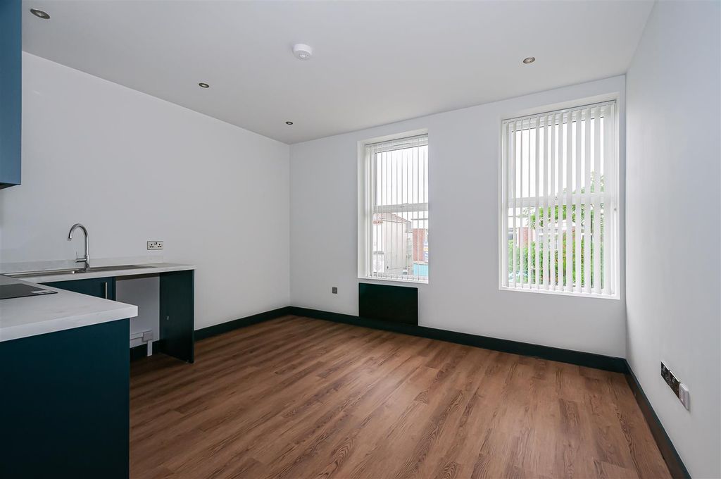 Property photo 3 of 9 Vic Quays4.Jpg