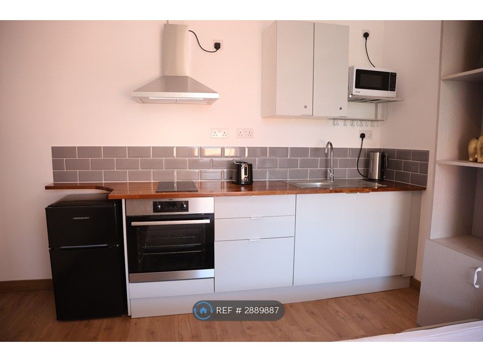 Property photo 1 of 35