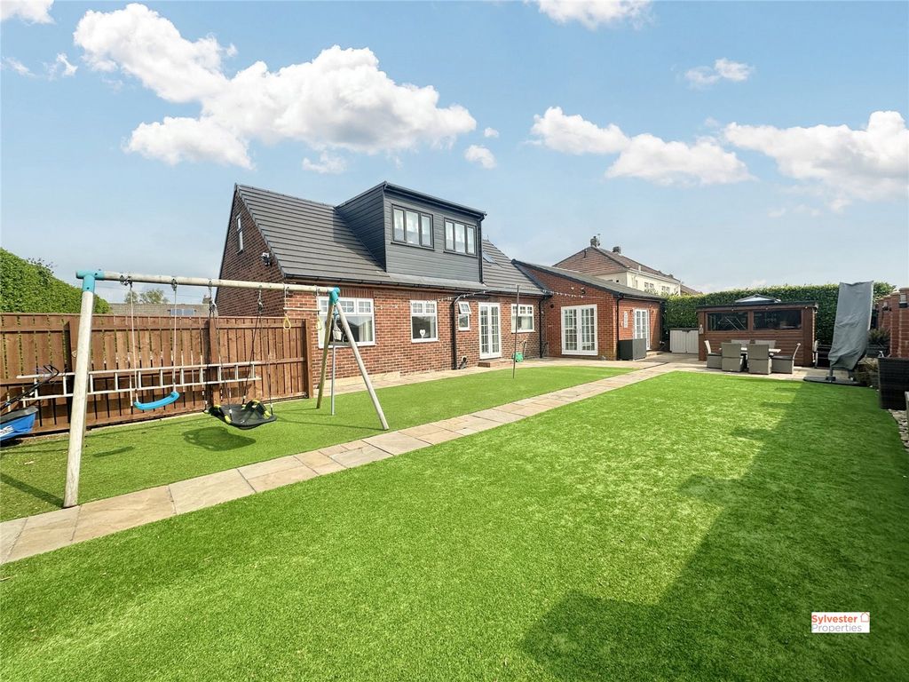 Property photo 1 of 33 Picture No. 04