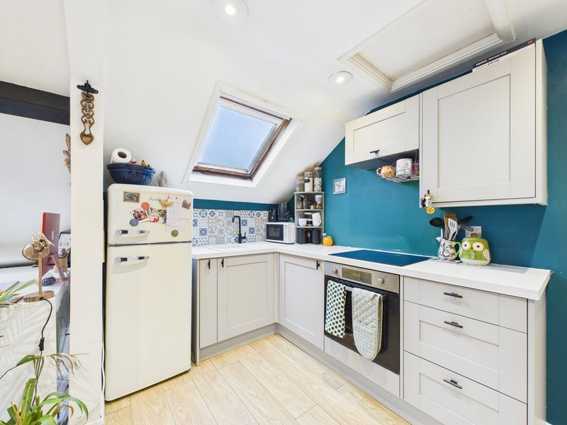 Property photo 2 of 7 Kitchen