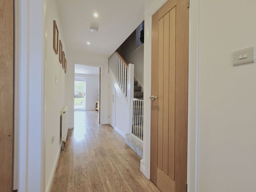 Property photo 2 of 25