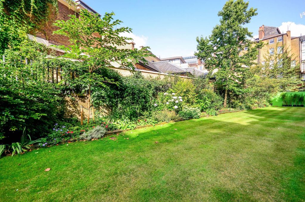 Property photo 3 of 12